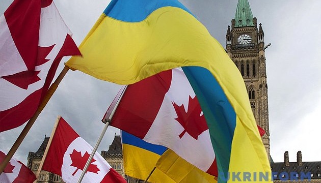 Канадська діаспора після масованих атак РФ закликає дати Україні більше зброї Канадська діаспора після масованих атак РФ закликає дати Україні більше зброї