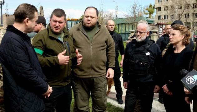 Тут було пекло: Стефанчук і спікери трьох країн відвідали Ірпінь, Бучу та Гостомель Тут було пекло: Стефанчук і спікери трьох країн відвідали Ірпінь, Бучу та Гостомель