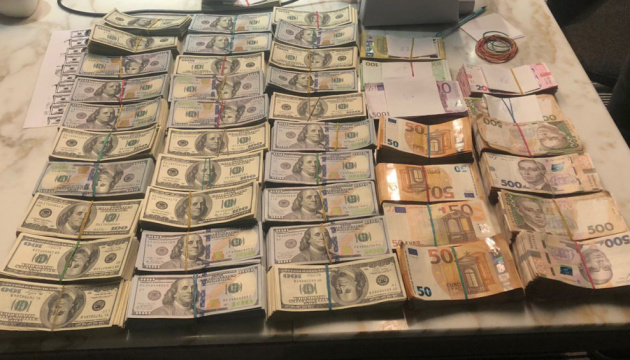 У столиці бізнесмена викрили в незаконному продажу гумдопомоги У столиці бізнесмена викрили в незаконному продажу гумдопомоги