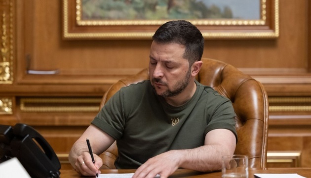 Президент призначив очільників МВА на Запоріжжі та Луганщині Президент призначив очільників МВА на Запоріжжі та Луганщині