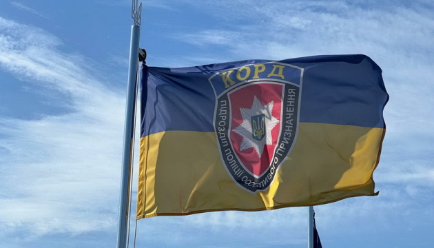 Торецьк у руїнах: бійці спецпідрозділу КОРД встановили у місті свій прапор Торецьк у руїнах: бійці спецпідрозділу КОРД встановили у місті свій прапор