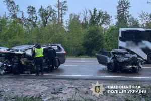 На Київщині зіткнулися Audi й Toyota - водії загинули, пасажирка у лікарні