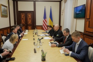 Шмигаль обговорив із сенаторами США посилення санкцій проти РФ і потреби України