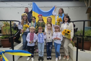 Учні української школи представили Україну на святі в Дубліні
