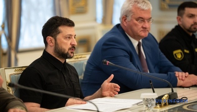 Більшість із 9 мільярдів від Німеччини має піти на виробництво зброї в Україні - Зеленський Більшість із 9 мільярдів від Німеччини має піти на виробництво зброї в Україні - Зеленський
